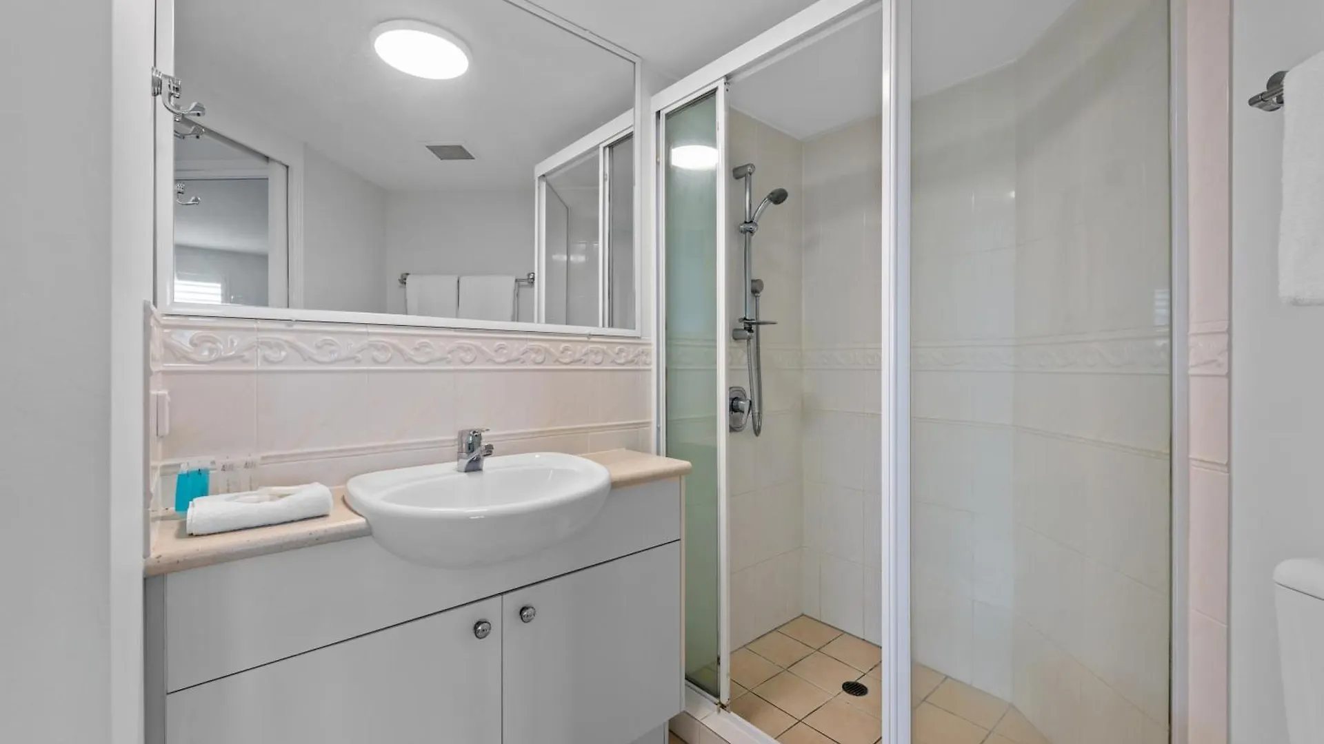 **** מלון דירות בריסביין The Oasis Apartments אוסטרליה
